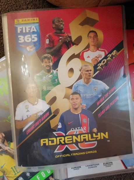 Fifa 365 futbalové kartičky 2024 + hľadám posledné, 