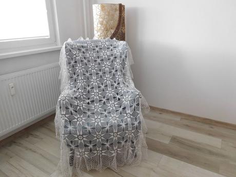 Háčkovaný obrus-150 x 170 cm, 