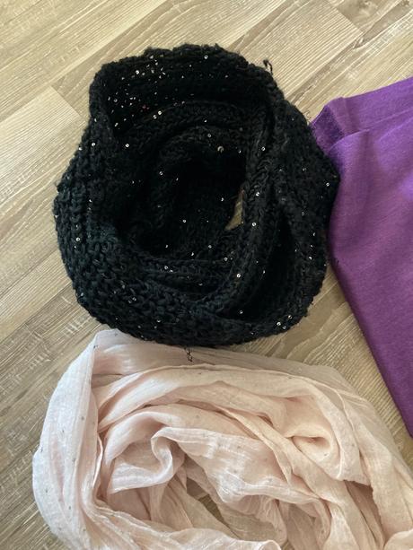 Balíček šál,nákrčník,šatky cena spolu za 11 ks, 