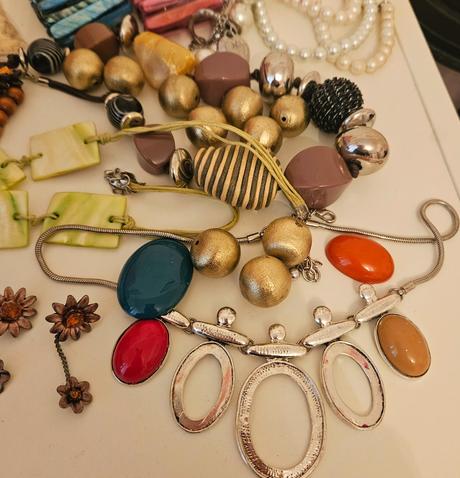 Korálky/náramky na ďalšiu tvorbu, 