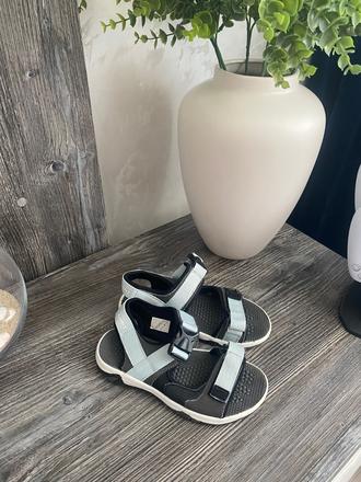 Sandale reserved, reserved,32