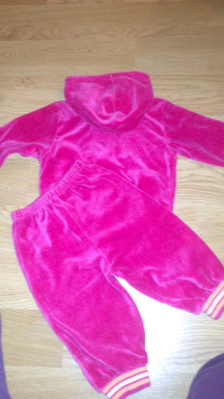 Velúrová súprava, 74