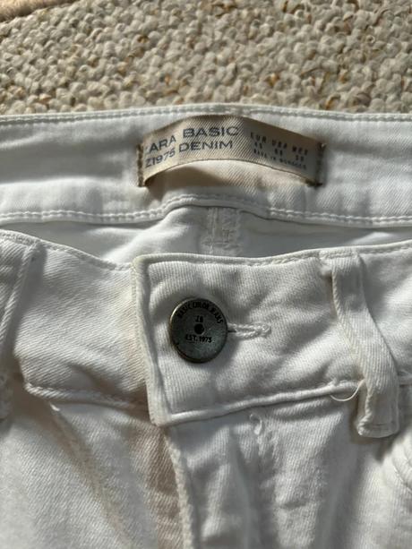 Biele úzke džínsy s bočnými pruhmi od značky zara, zara,m