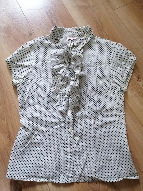 Bodkovana bluzka, 38