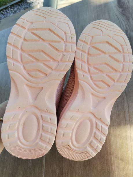 Ľahučké tenisky, sprandi,32