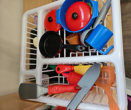 Kuchynka ikea plus bohate prislusenstvo,