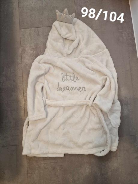 Dievčenský župan, 104