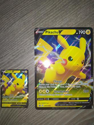 Pokemon pikachu v karta,