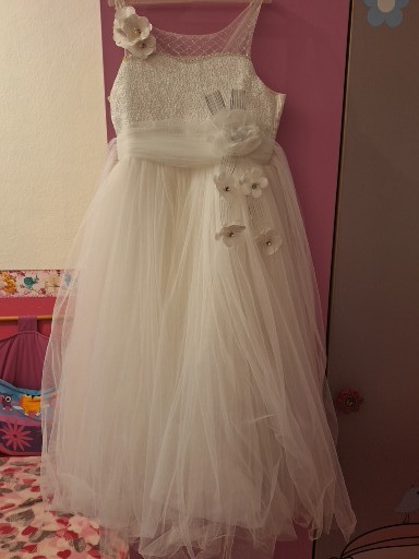 Šaty na 1. sv. príjmanie, 140