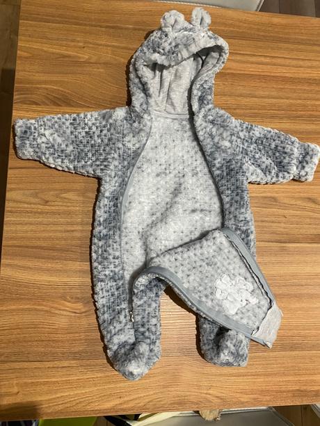 Zimný overal + čiapka a rukavičky, abercrombie&fitch,56