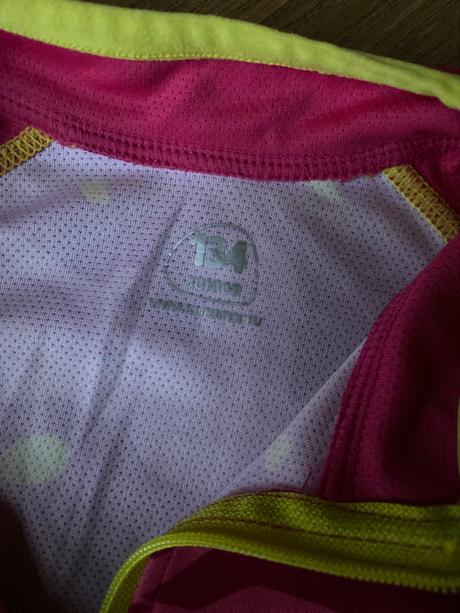 Dievčenské cyklistické tričko, 134