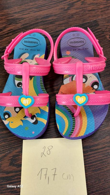 Sandálky havaianas, 28