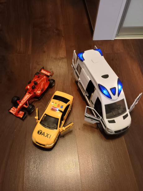 Autá policajné,taxík,formula, 