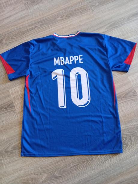 Predám dres mbappe, 158