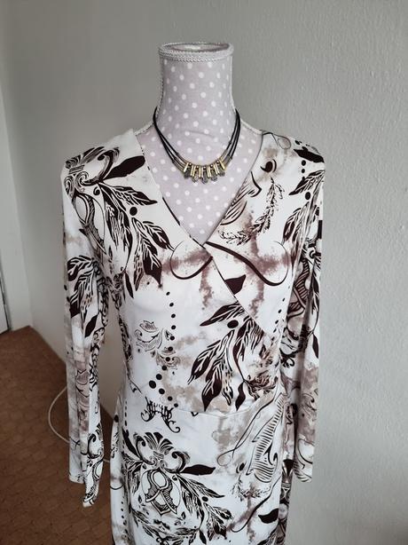 Bielo-hnedé elastické šaty chillytime veľ. 40, 40