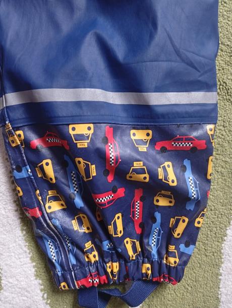 Nohavice do dažďa, lupilu,122