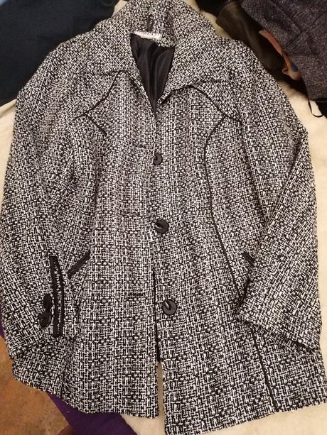 Elegantno športový kabát už aj s poštou, 48