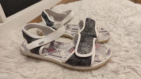Sandálky, 35