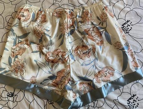 Dvojdielne krátke saténové pyžamo v. l, l