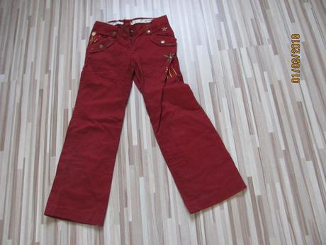 Rifle s vyšívanými kvetinkami, 134