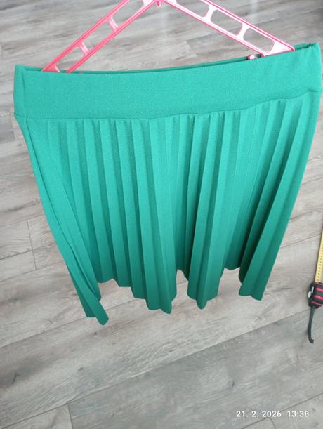 Skladaná sukňa (už s poštovným), s