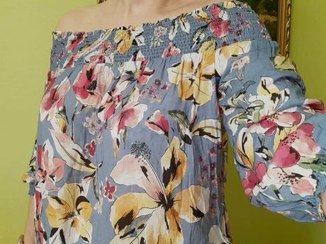 Kvetinová lahučká bluzka, reserved,38