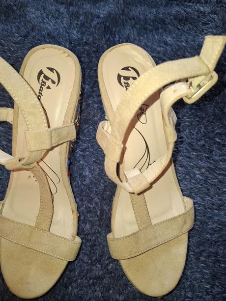 Damske sandale, baťa,39