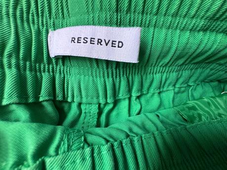 Krásne šortky, reserved,s