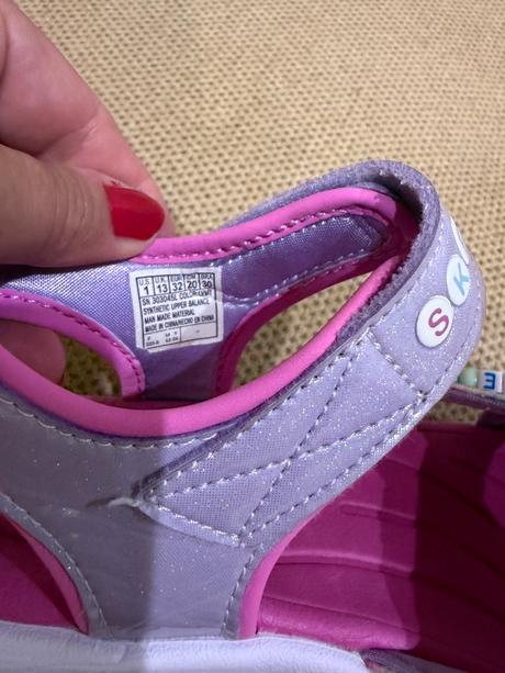 Skechers sandálky, skechers,32