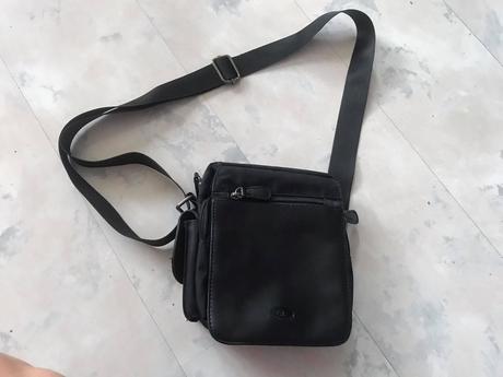 Crossbody taška na rameno,