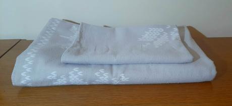 Predám posteľné obliečky s vianočným motívom-teplé, 