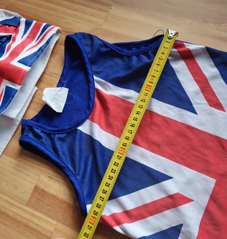 Karnevalové šaty s čiapkou na 7-8 rokov, 