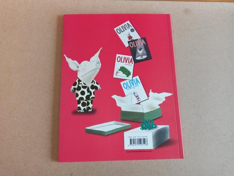 Olivia helps with christmas zositkova, 