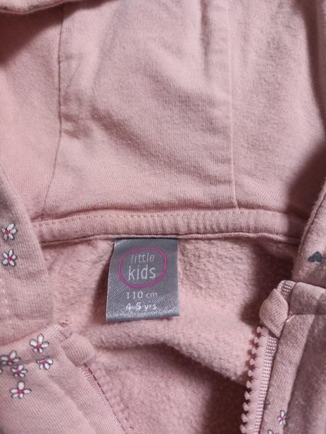 Dievcenske mikiny, 116