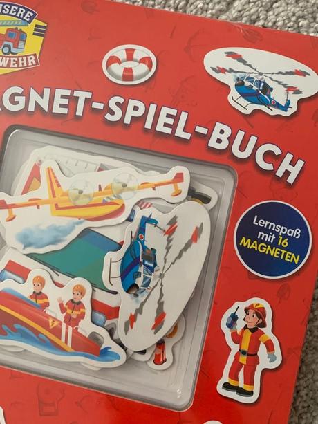 Kniha s kartičkami-magnetkami,