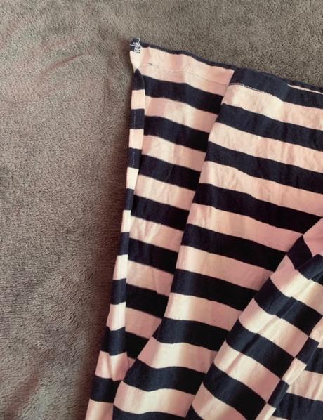 Dlhé šaty pružkované s rozporkom, reserved,s