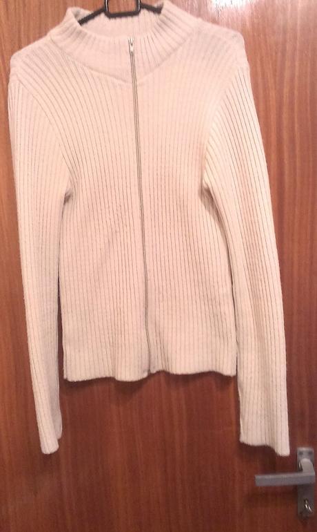 Svetlý svetrík na zips, l