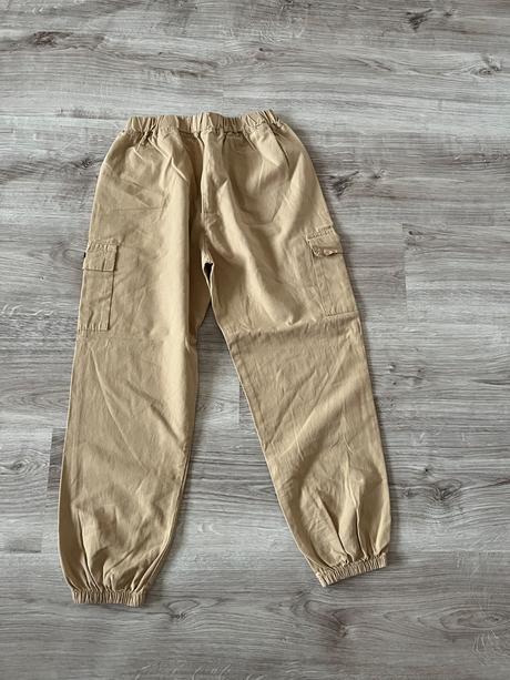 Kapsáčové nohavice, 146