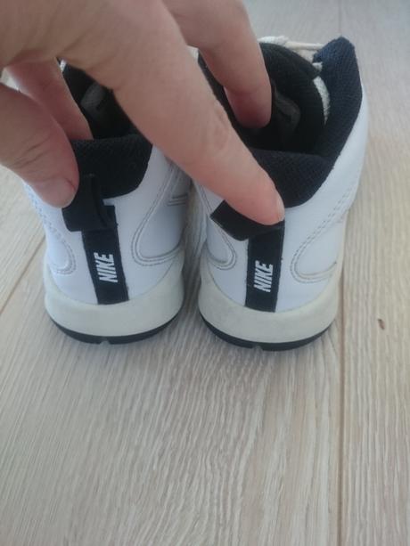 Celokožene tenisky, nike,28