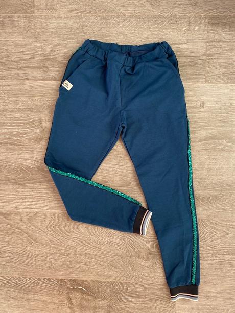 Teplaky s lampasmi, 134