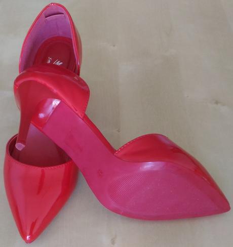 Červené lodičky, 37