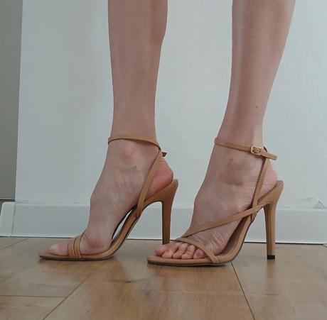 Béžové elegantné sandálky, 40
