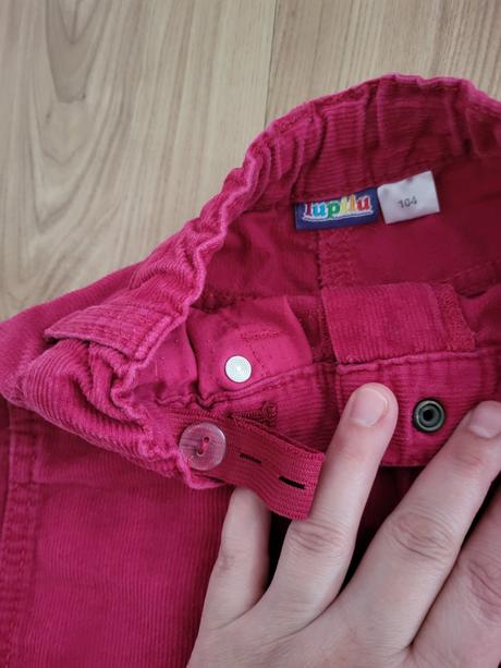 Nohavice, lupilu,104