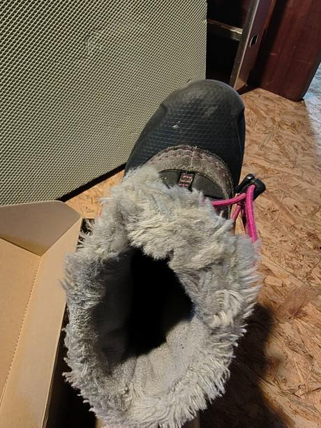 Snehule, columbia,29