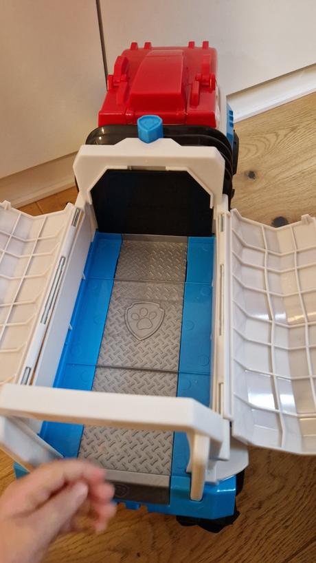 Labkova patrola terrenny dino nakladiak, 