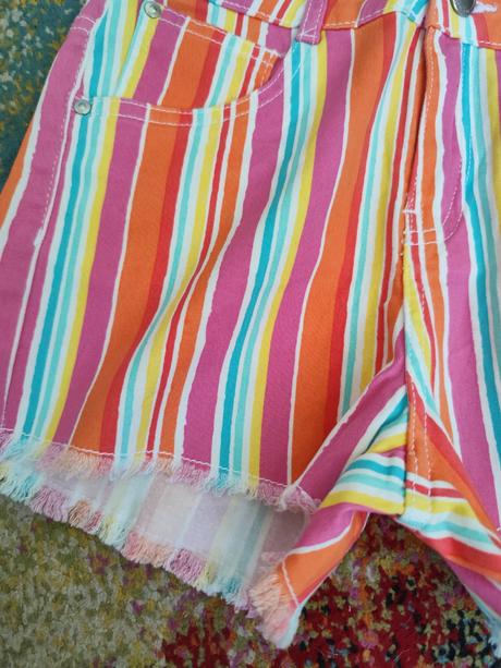 Šortky, reserved,140