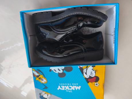 Lakované šnurovacie topánky, 33