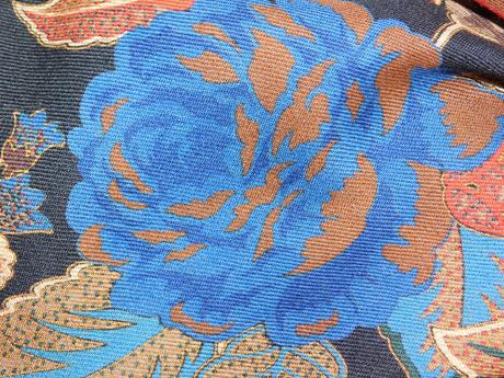 Luxusna trachten sukna k kroju, 46