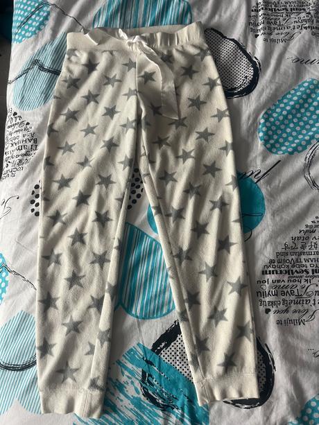 Pyzamove nohavice, 122