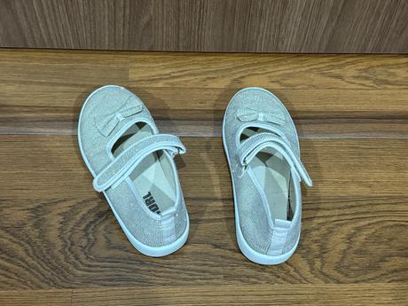 Strieborné balerínky, 30